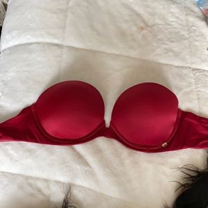 Victoria secret strapless bra!